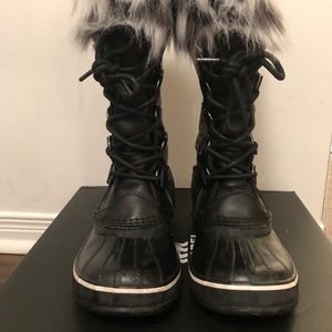 Sorel snow boots for women